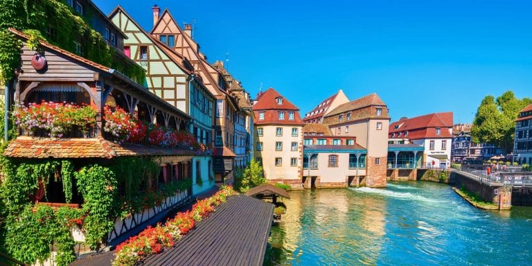 Casas tradicionales de la Petite France en Estrasburgo, Francia