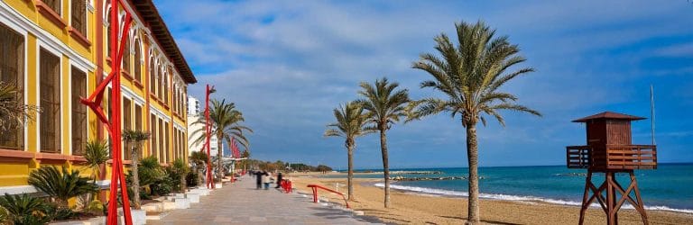 Vista de Vinaròs en Castellón, un hermoso destino costero en la Costa Mediterránea.