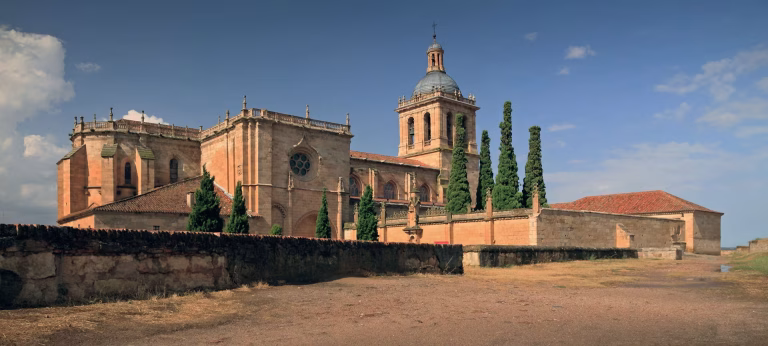 Vista de Ciudad Rodrigo en Salamanca, con su casco histórico amurallado y su impresionante patrimonio