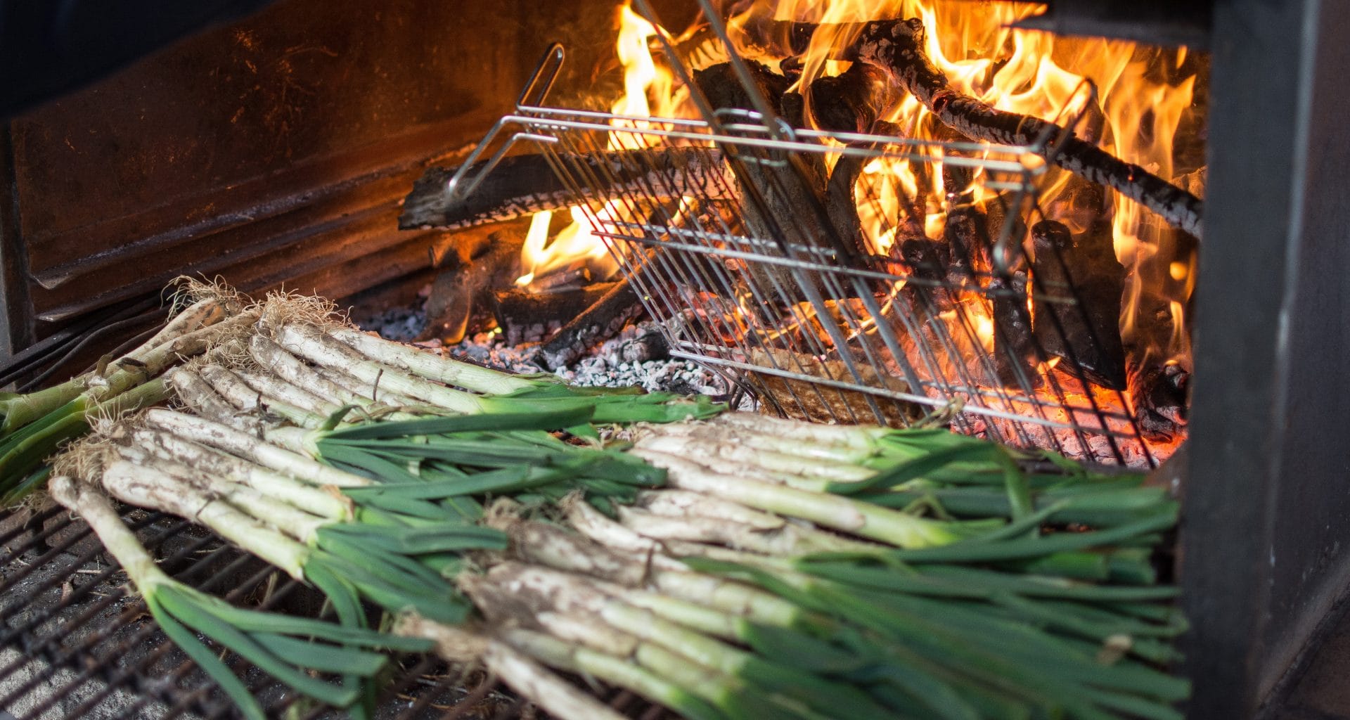 Lee más sobre el artículo CALÇOTS