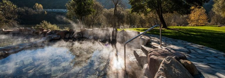 burgas de canedo en ourense, un entorno natural con aguas termales, ideal para relax y disfrutar del turismo termal en galicia