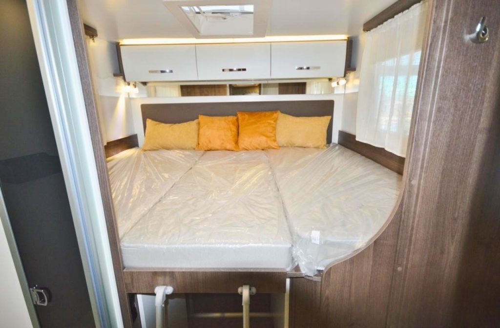 autocaravana perfilada de alquiler en almeria benimar tessoro 463 2024