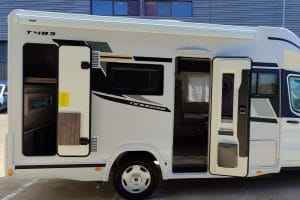 autocaravana perfilada de alquiler en sevilla benimar tessoro 483 2025