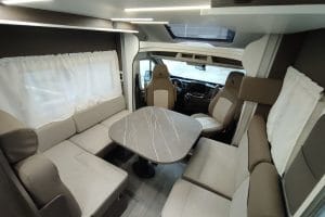 autocaravana perfilada de alquiler en sevilla benimar tessoro 483 2025