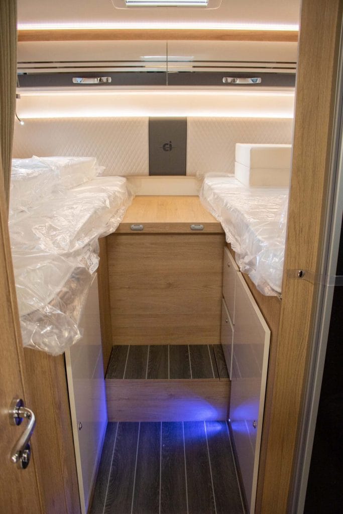 autocaravana capuchina en alquiler en alicante ci horon 84 m 2025
