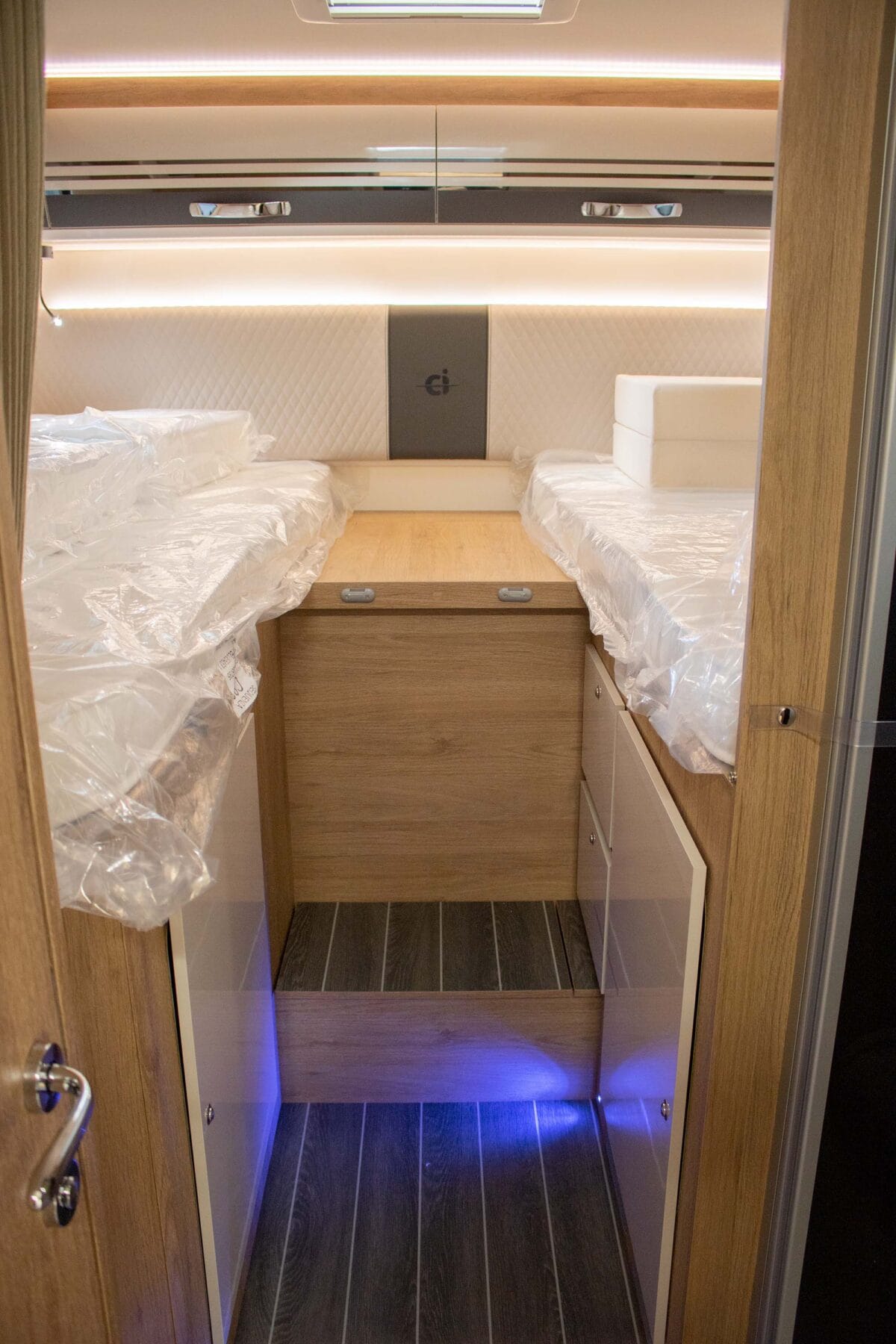 autocaravana capuchina en alquiler en alicante ci horon 84 m 2025