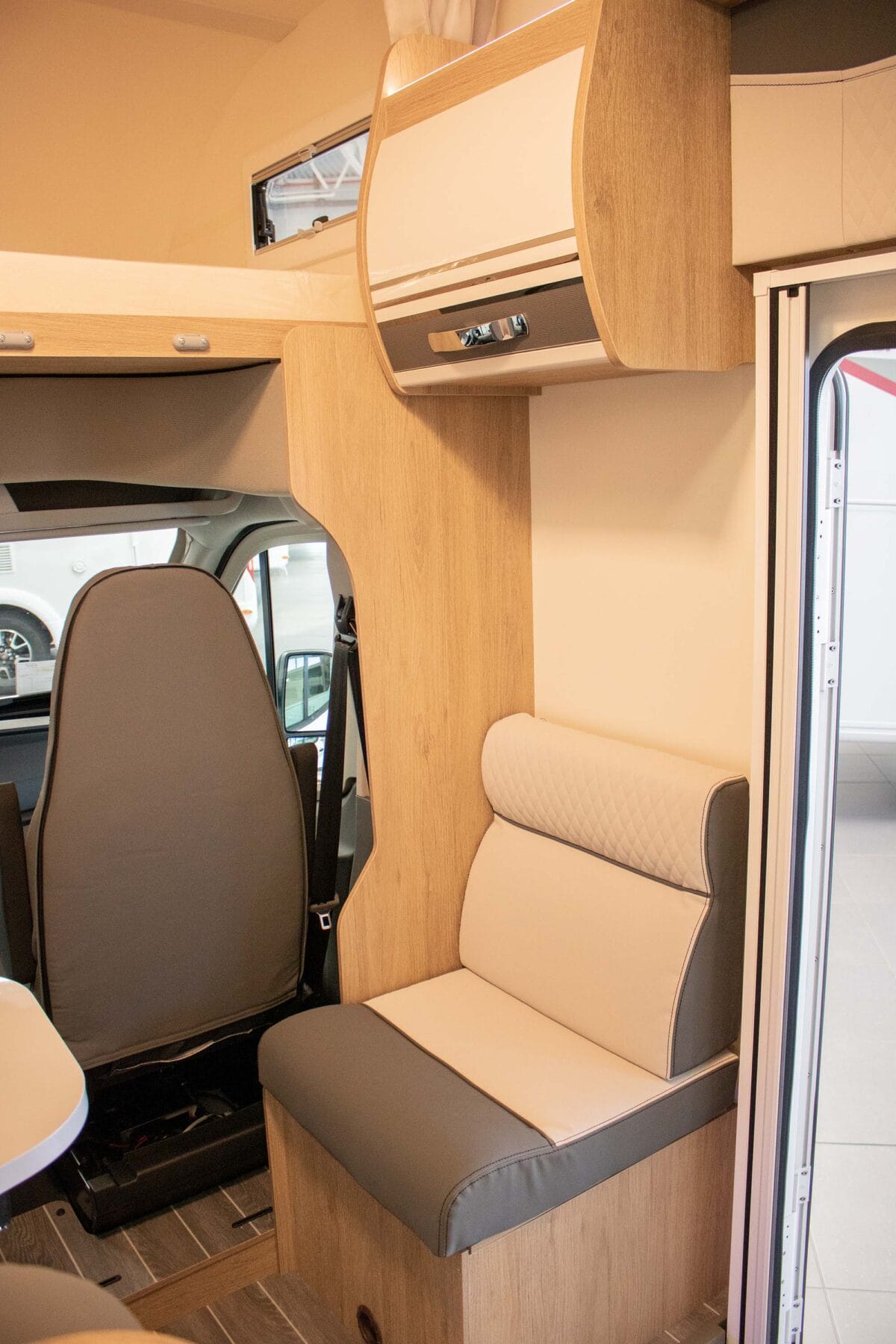 autocaravana capuchina en alquiler en alicante ci horon 84 m 2025