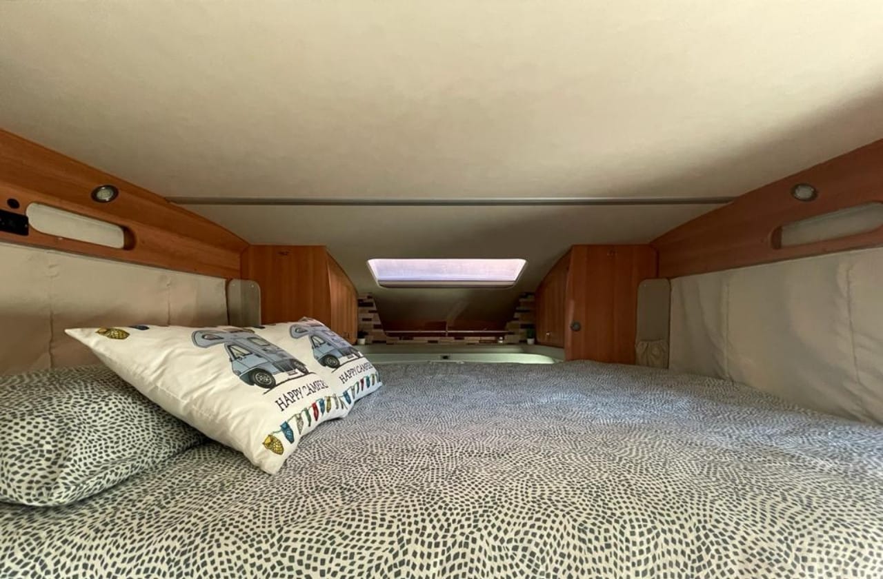 autocaravana perfilada de alquiler en barcelona hymer t654 2021
