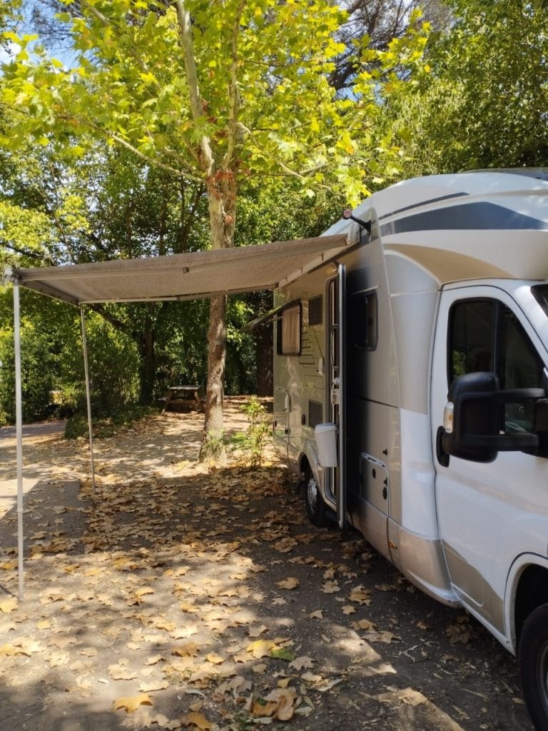 autocaravana perfilada de alquiler en barcelona hymer t654 2021