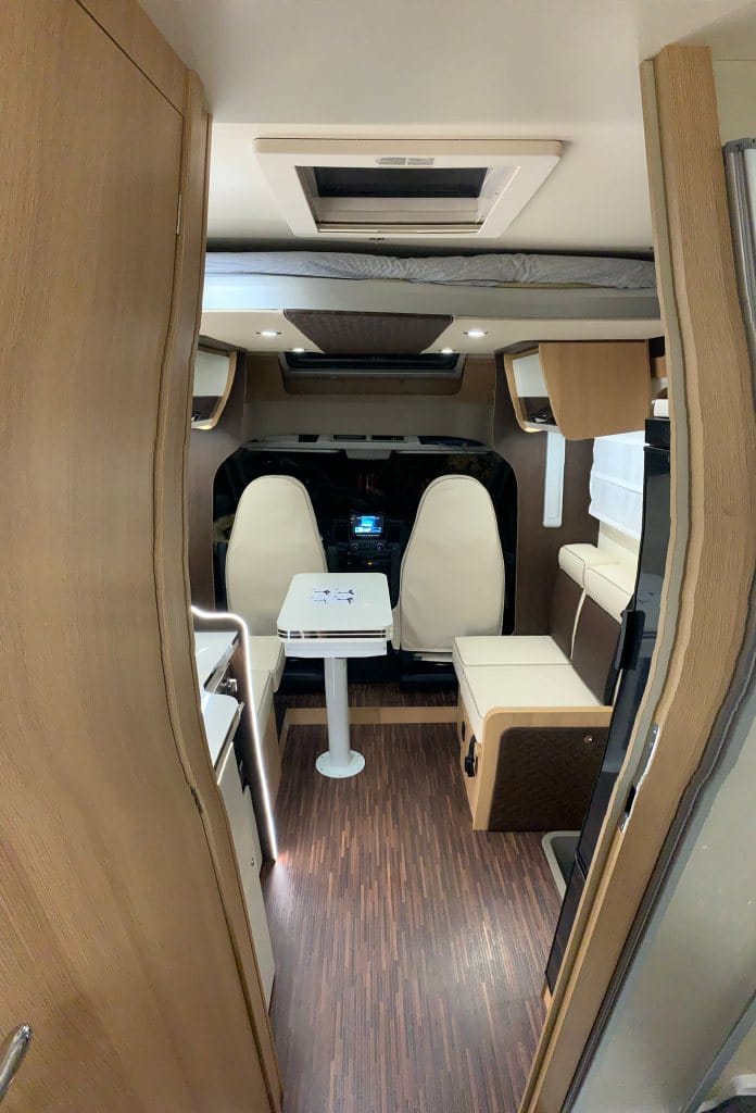 autocaravana perfilada en alquiler en almeria mclouis mc4 281 2023