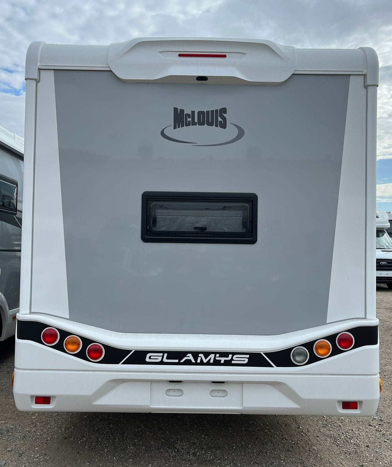 autocaravana capuchina en alquiler en mclouis glamys 320 2024