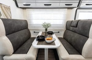 autocaravana capuchina de alquiler en lugo mclouis glamys 322 2025
