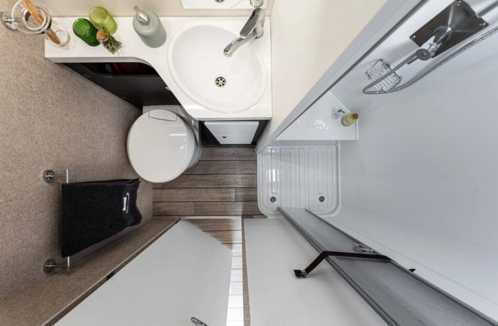 autocaravana capuchina de alquiler en lugo mclouis glamys 322 2025
