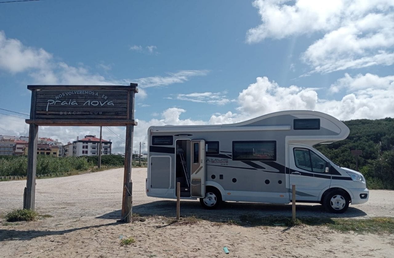 autocaravana capuchina de alquiler en lugo mclouis glamys 322 2025