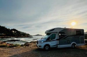 autocaravana perfilada de alquiler en lugo mclouis mc4 365 2025