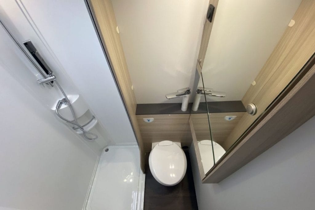 autocaravana capuchina de alquiler en granada sunliving a75 dp 2024