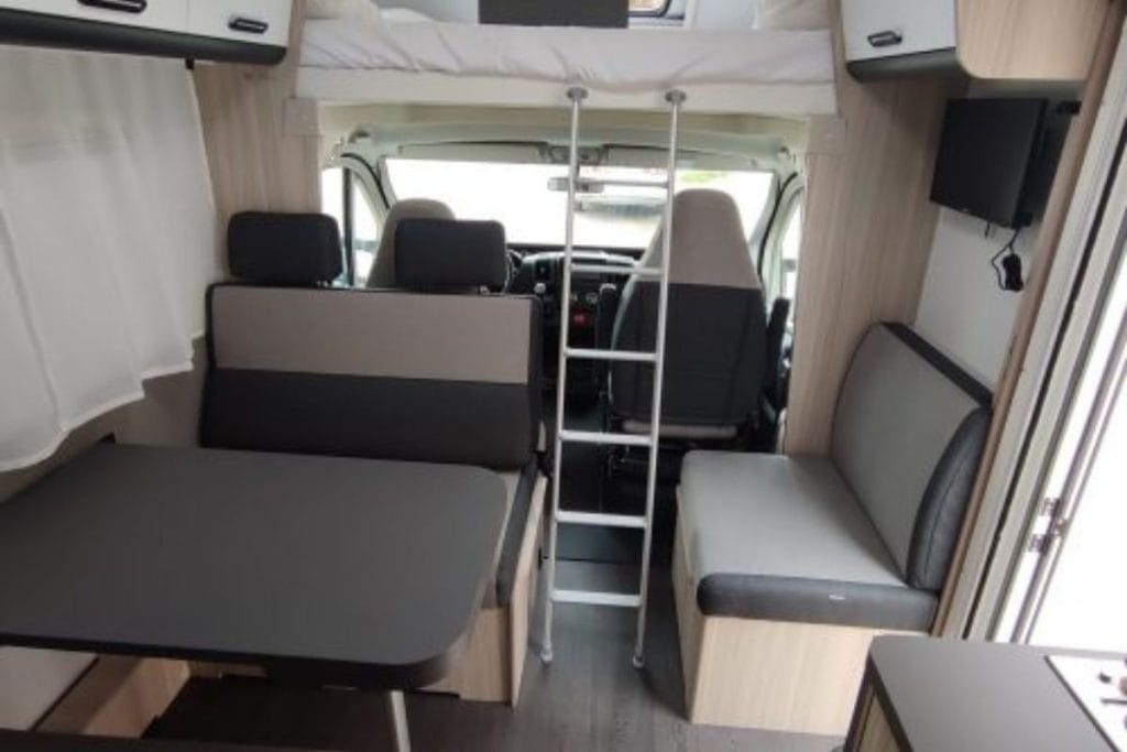 autocaravana capuchina de alquiler en granada sunliving a75 dp 2024
