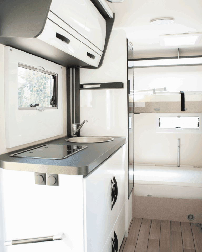 Alquiler 6 plazas McLouis Glamys 320 en Pontevedra