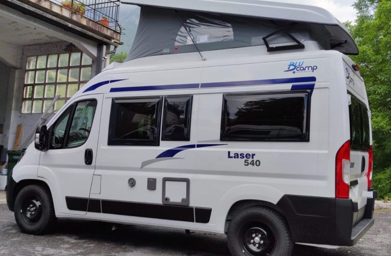 Alquiler 4 plazas Blucamp Laser 540 en Guipúzcoa