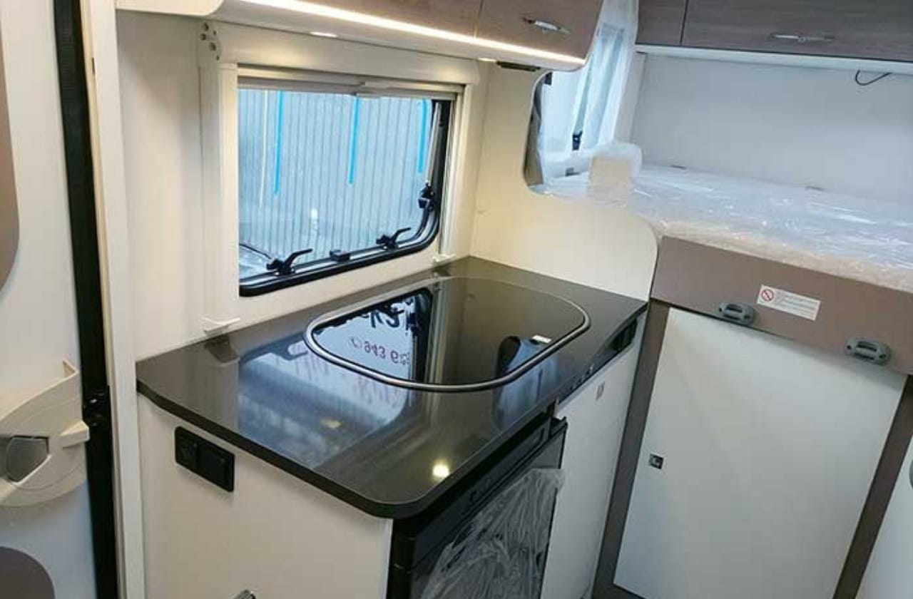 autocaravana perfilada de alquiler en guipuzcoa blucamp ocean 12 2024