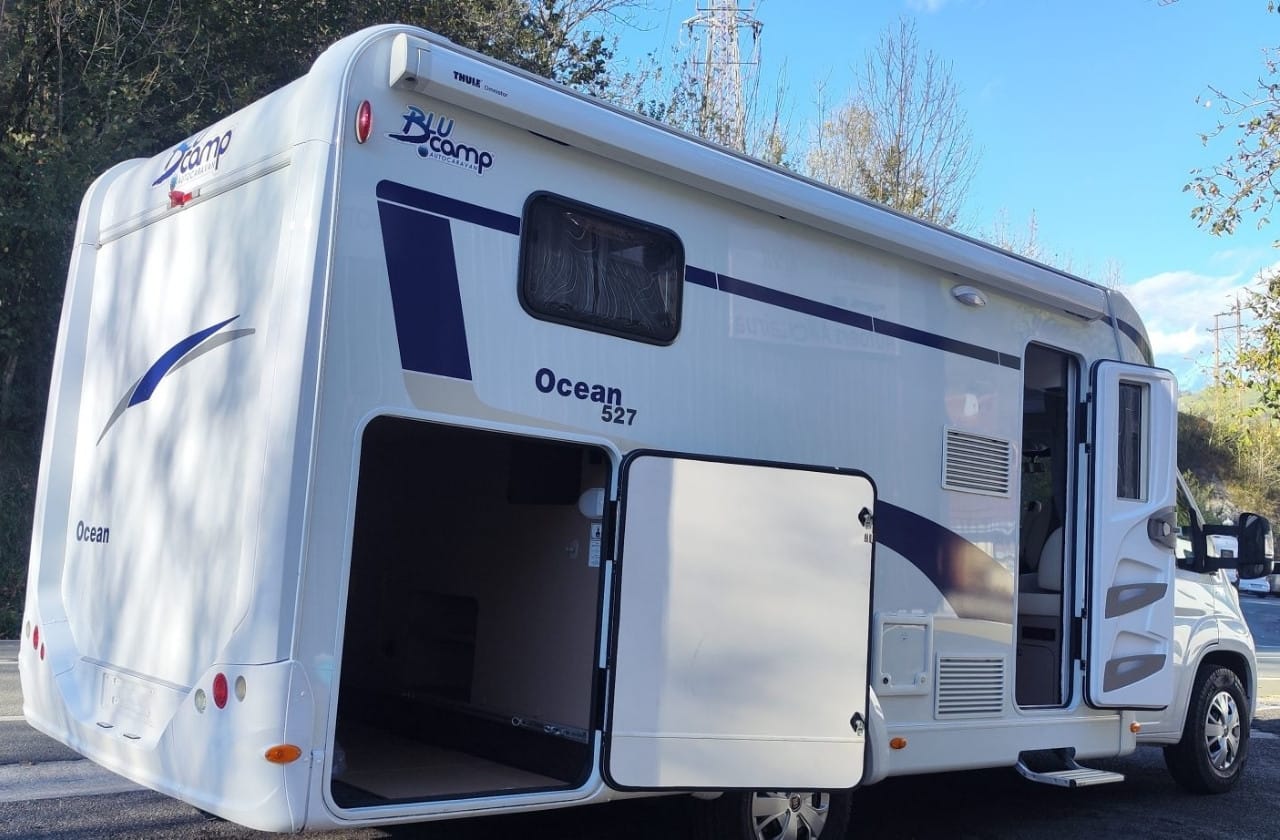 autocaravana perfilada de alquiler en guipuzcoa blucamp ocean 527 2021