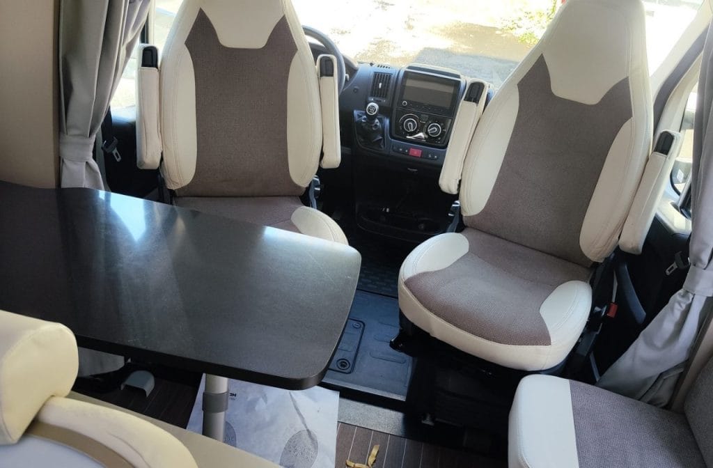 autocaravana perfilada de alquiler en guipuzcoa blucamp ocean 527 2021