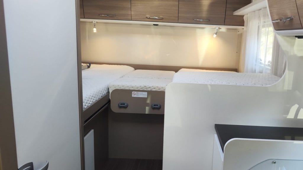 autocaravana perfilada de alquiler en guipuzcoa blucamp ocean 527 2021