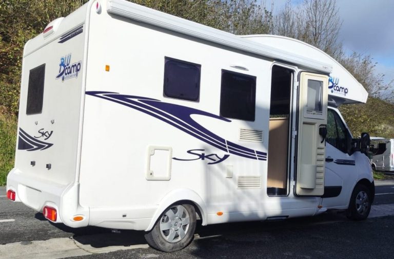 Alquiler 6 plazas Blucamp Sky 20 S en Guipúzcoa