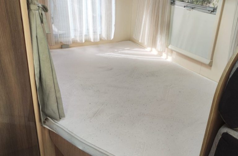 Alquiler 6 plazas Blucamp Sky 20 S en Guipúzcoa