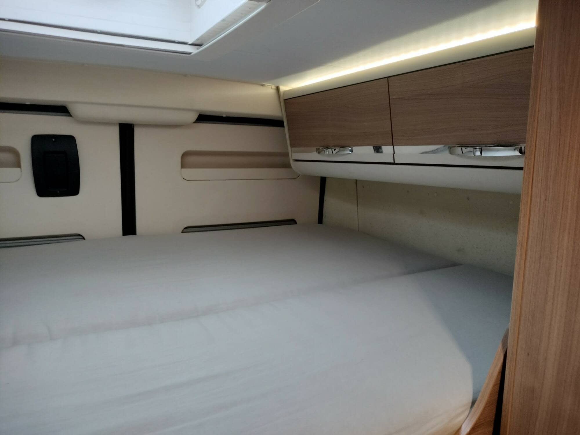 Campervan de alquiler en Pontevedra Citroën Adria Twin 600