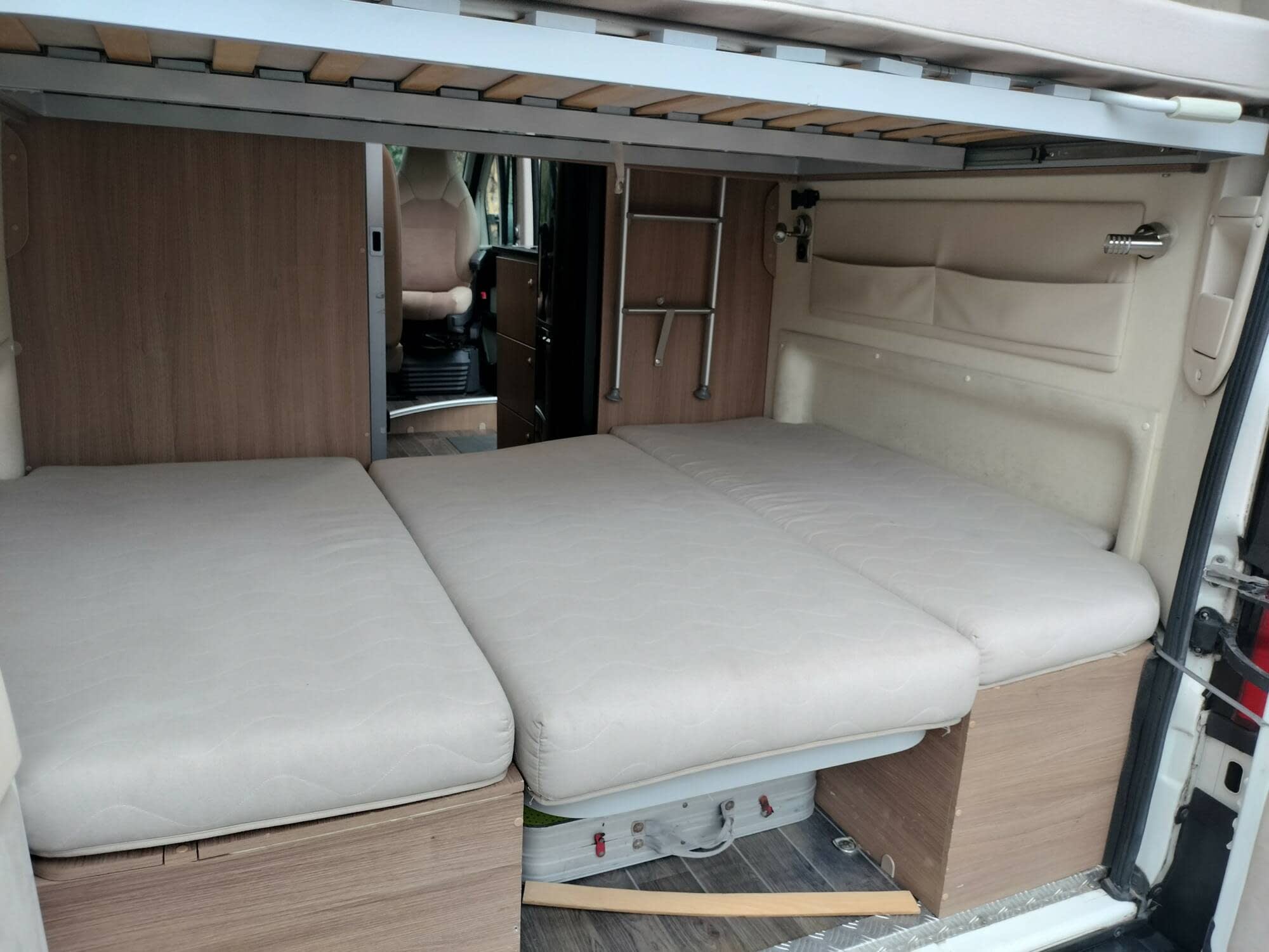 Campervan de alquiler en Pontevedra Citroën Adria Twin 600