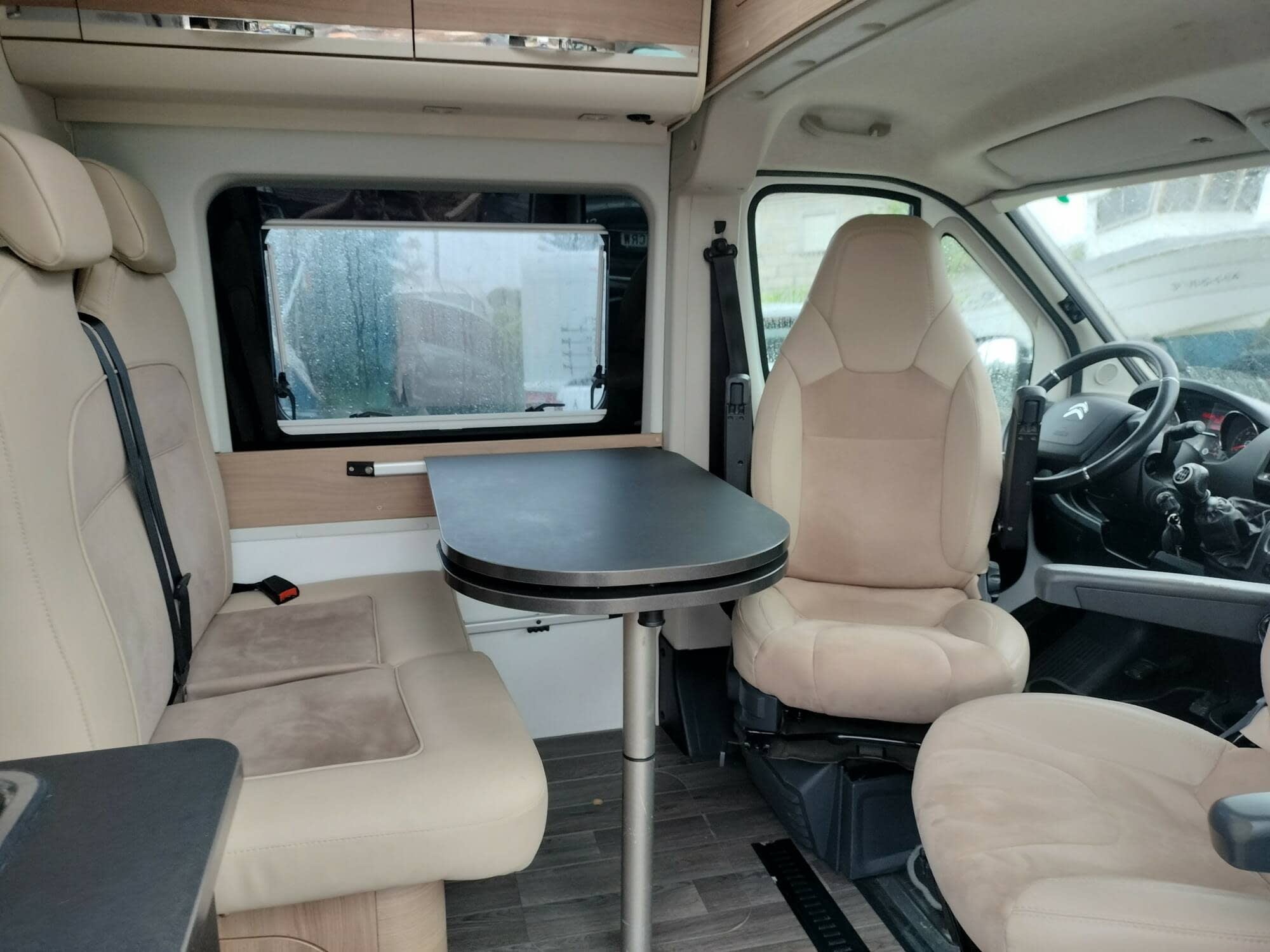 Campervan de alquiler en Pontevedra Citroën Adria Twin 600