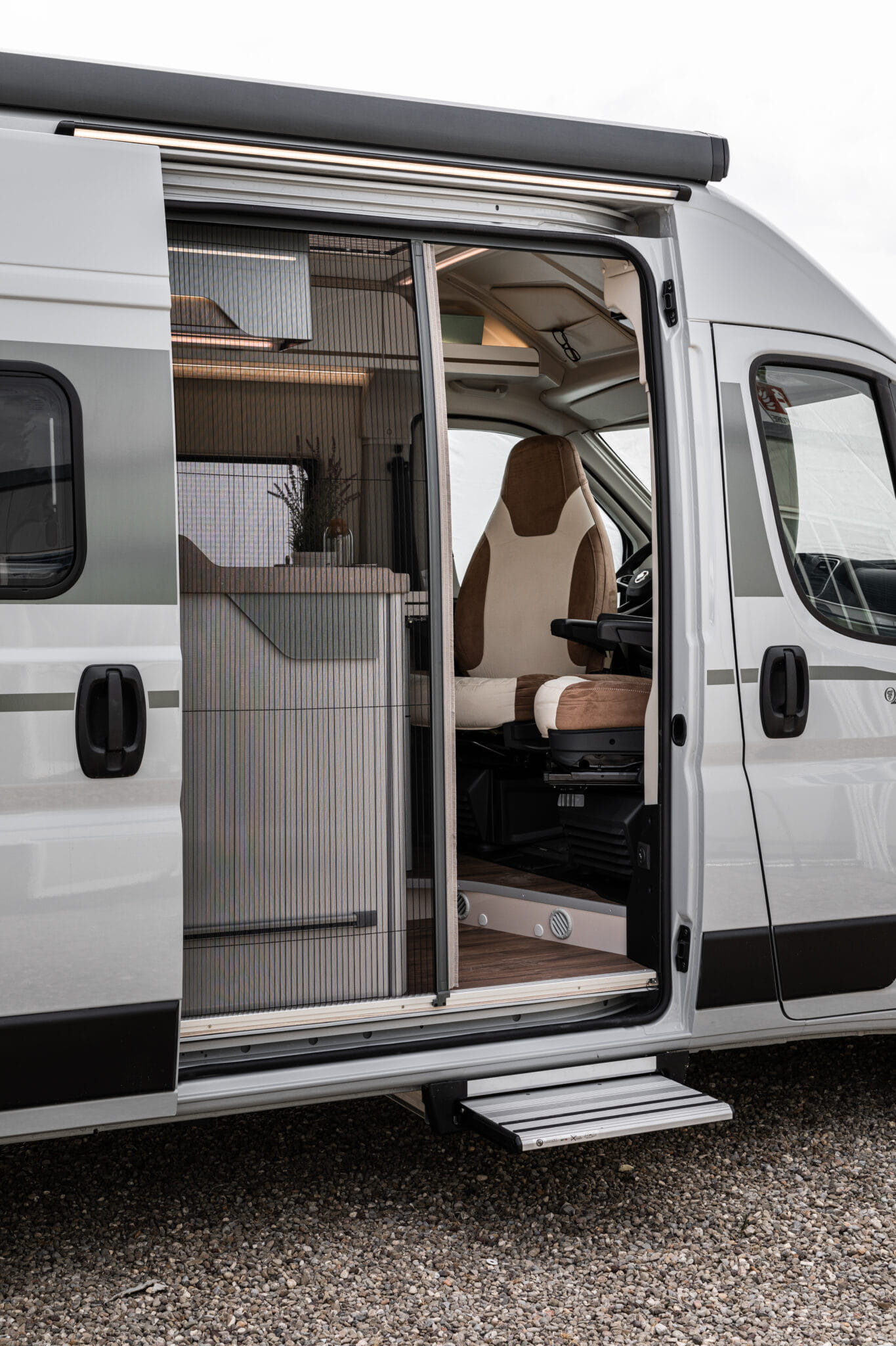 Elnagh-E-Van-5-Premium-141-1365×2048-1