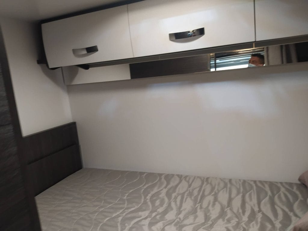 Autocaravana perfilada de alquiler en Pontevedra Fiat Benimar 242