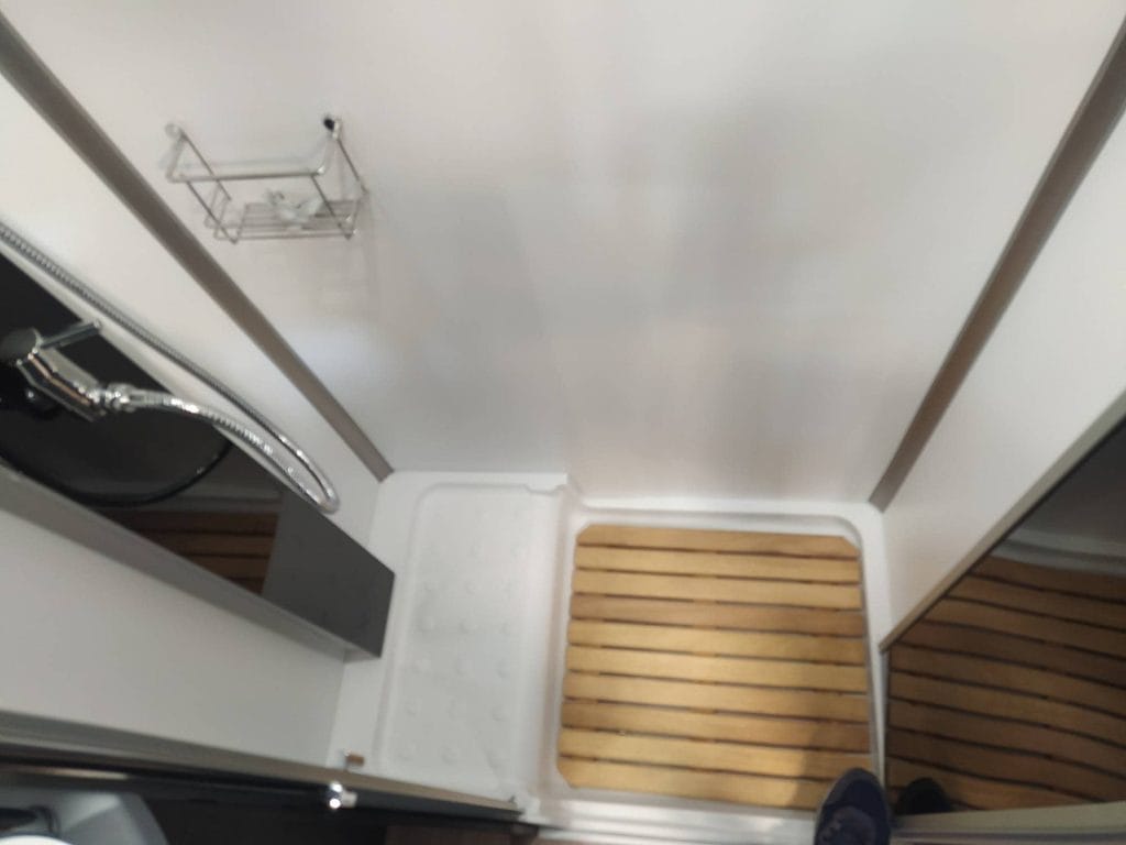 Autocaravana perfilada de alquiler en Pontevedra Fiat Benimar 242