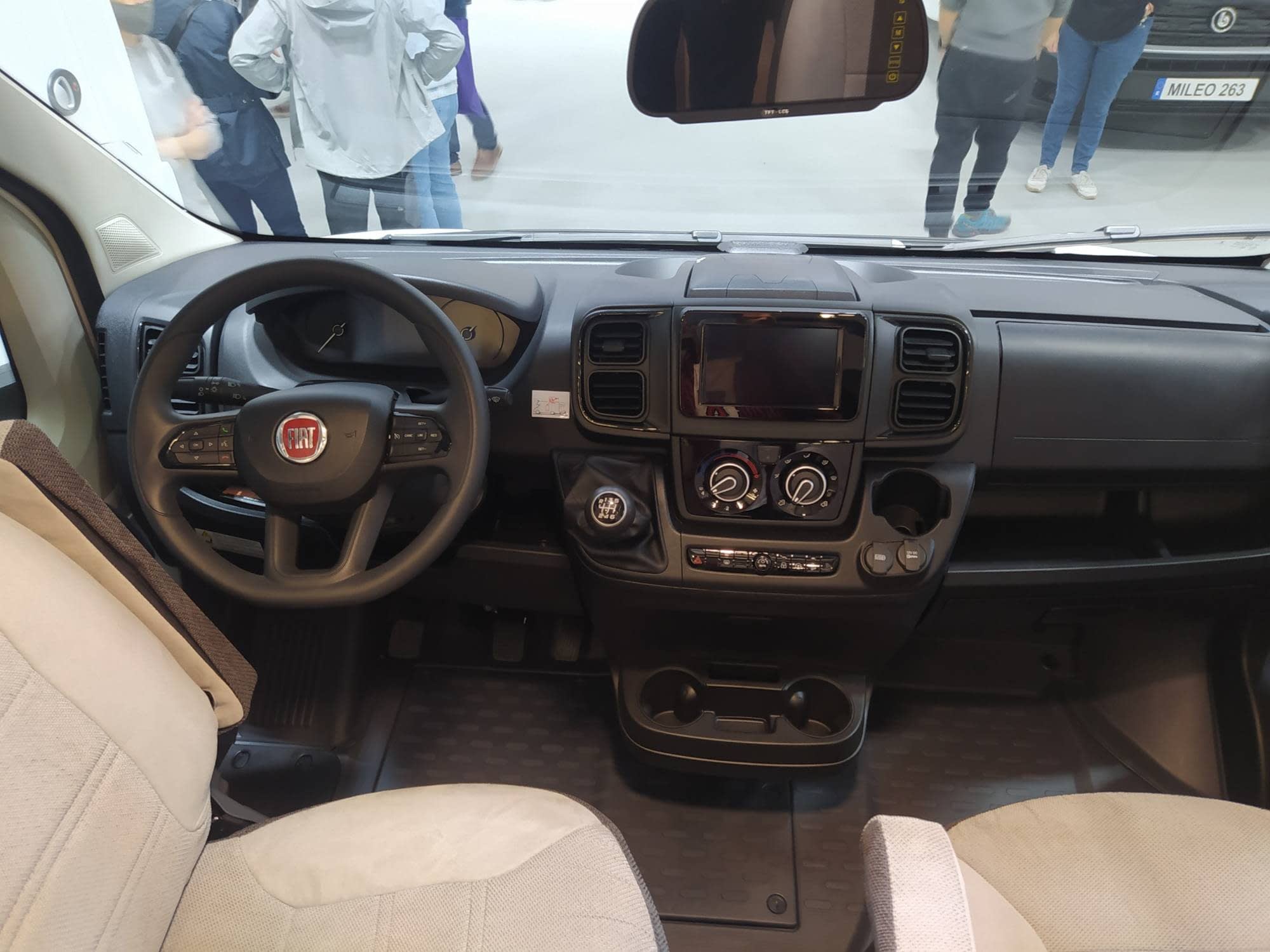 Autocaravana perfilada de alquiler en Pontevedra Fiat Benimar 242