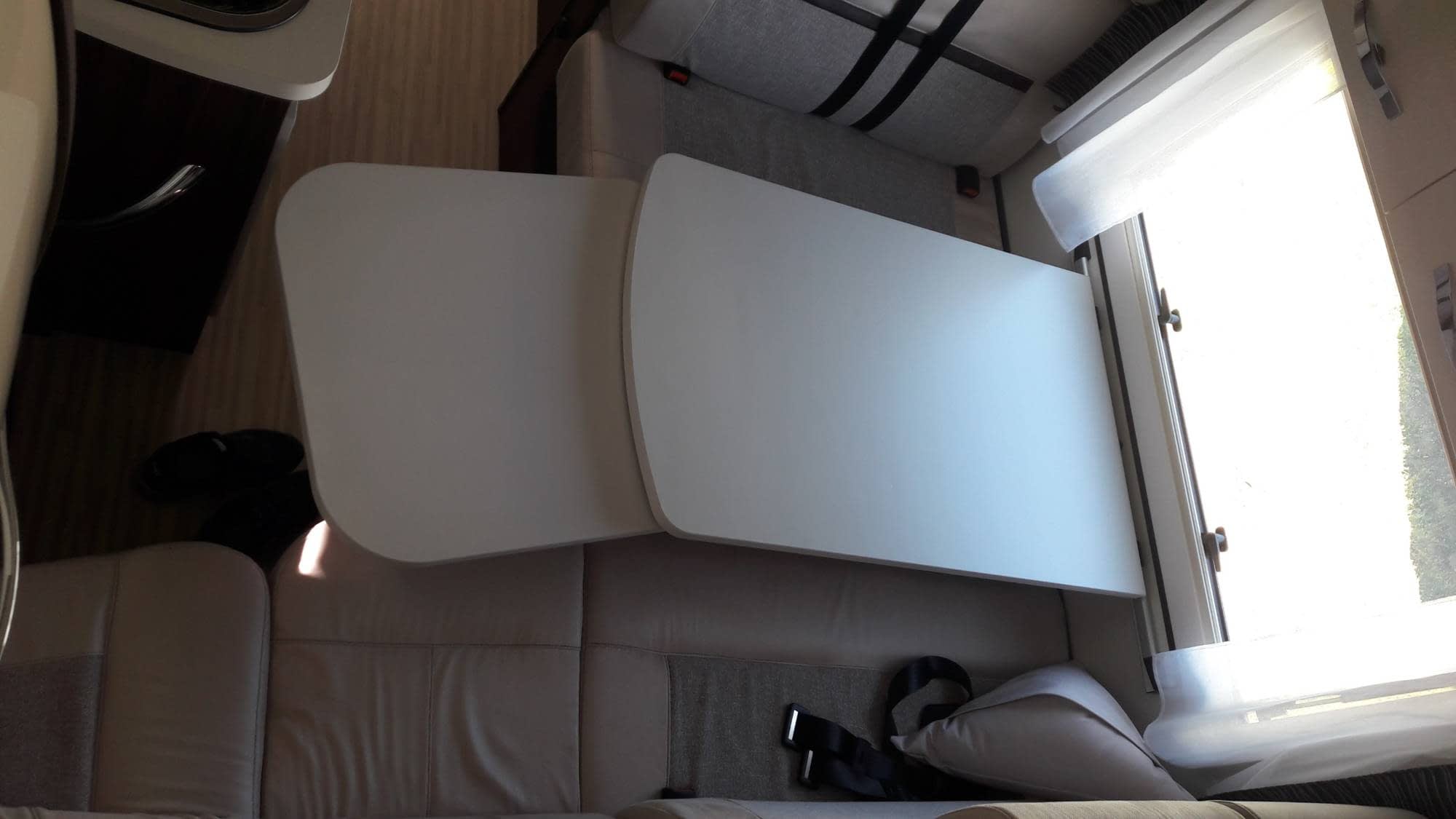 Autocaravana capuchina de alquiler en Pontevedra-Fiat Benimar Sport 346