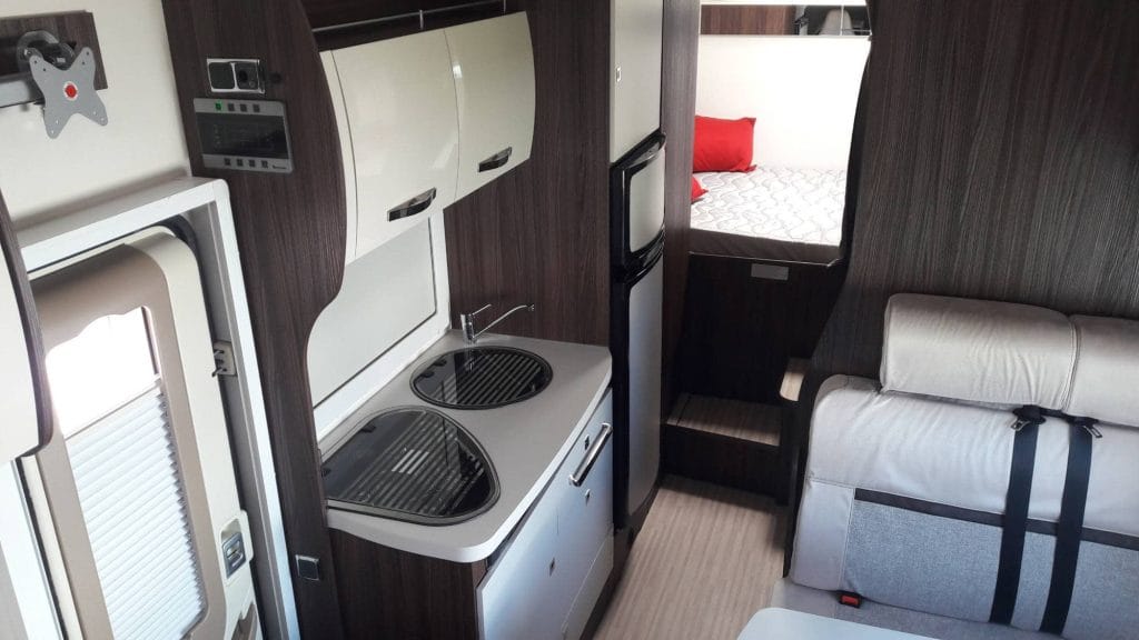 Autocaravana capuchina de alquiler en Pontevedra-Fiat Benimar Sport 346