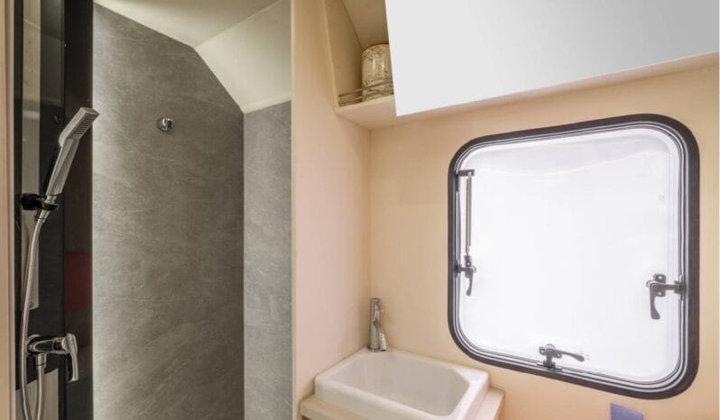 Autocaravana capuchina de alquiler en ciudad real Ford Rimor Evo Sound