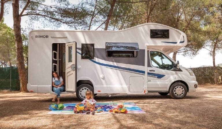 Alquiler 6 plazas Rimor Evo Sound en Ciudad Real