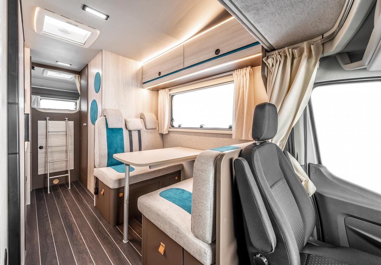 Autocaravana capuchina de alquiler ciudad real Ford Rimor Kilig 5