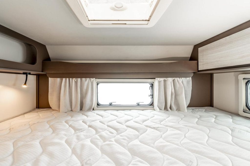Autocaravana capuchina de alquiler ciudad real Ford Rimor Kilig 5