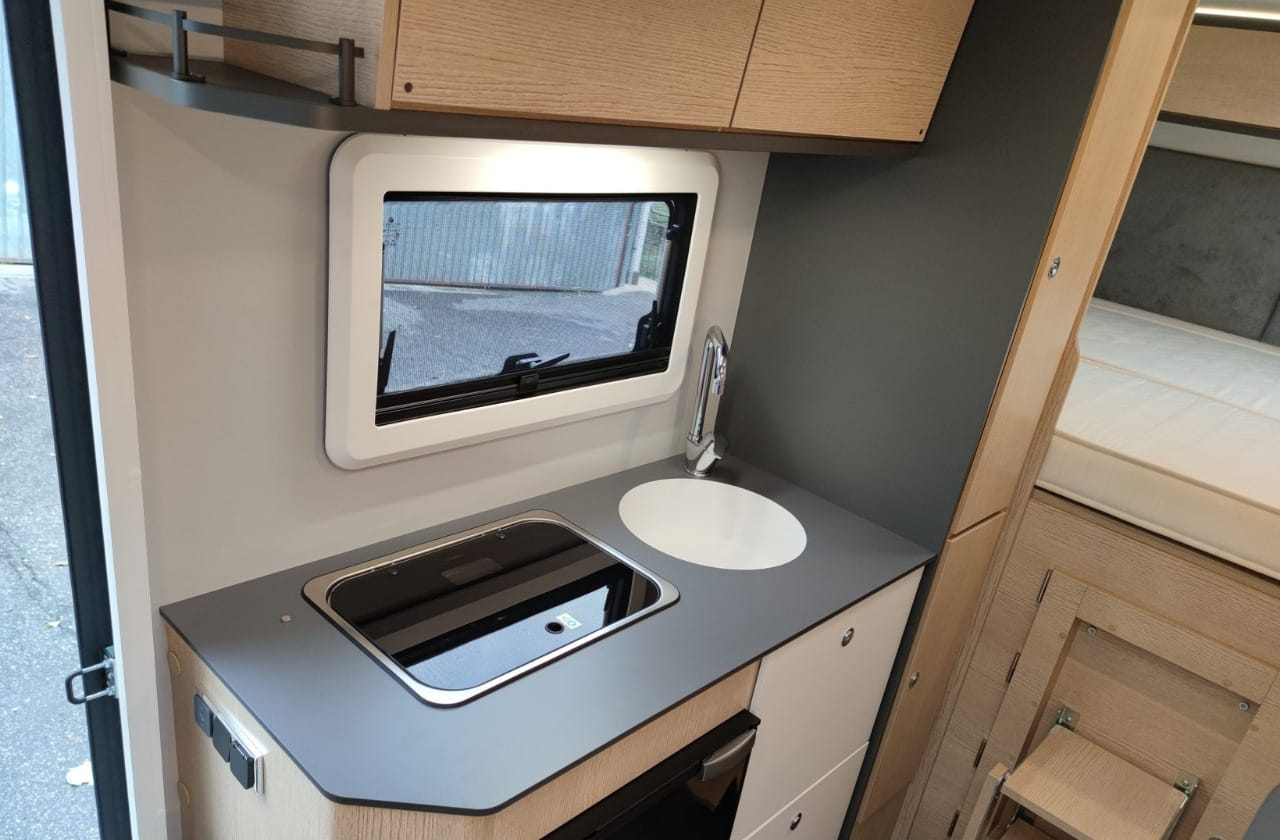 autocaravana perfilada de alquiler en guipuzcoa giottiline compact c60 2023