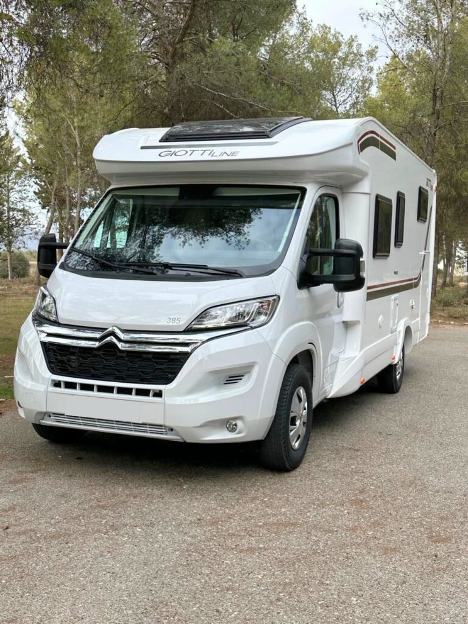 autocaravana perfilada de alquiler en granada giottiline siena 385 2023