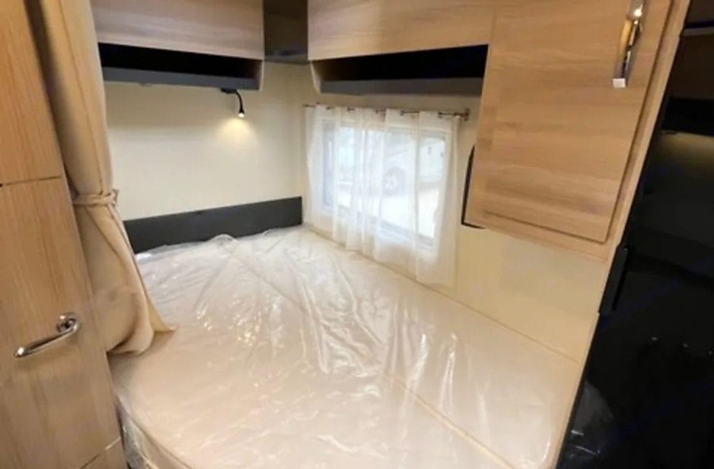 autocaravana perfilada de alquiler en murcia itineo pf600 2025