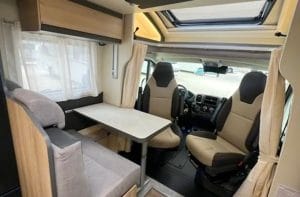 autocaravana perfilada de alquiler en murcia itineo pf600 2025