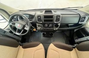 autocaravana perfilada de alquiler en murcia itineo pf600 2025