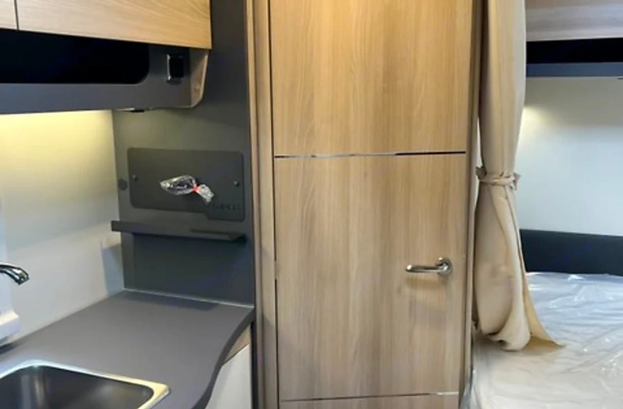 autocaravana perfilada de alquiler en murcia itineo pf600 2025
