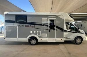 autocaravana perfilada de alquiler en murcia mclouis mc4 379 2025