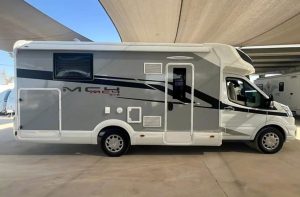autocaravana perfilada de alquiler en murcia mclouis mc4 379 2025